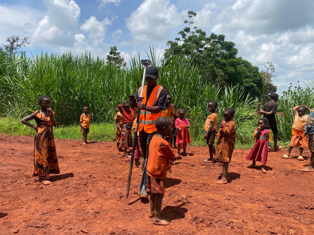 Topographic survey with the community